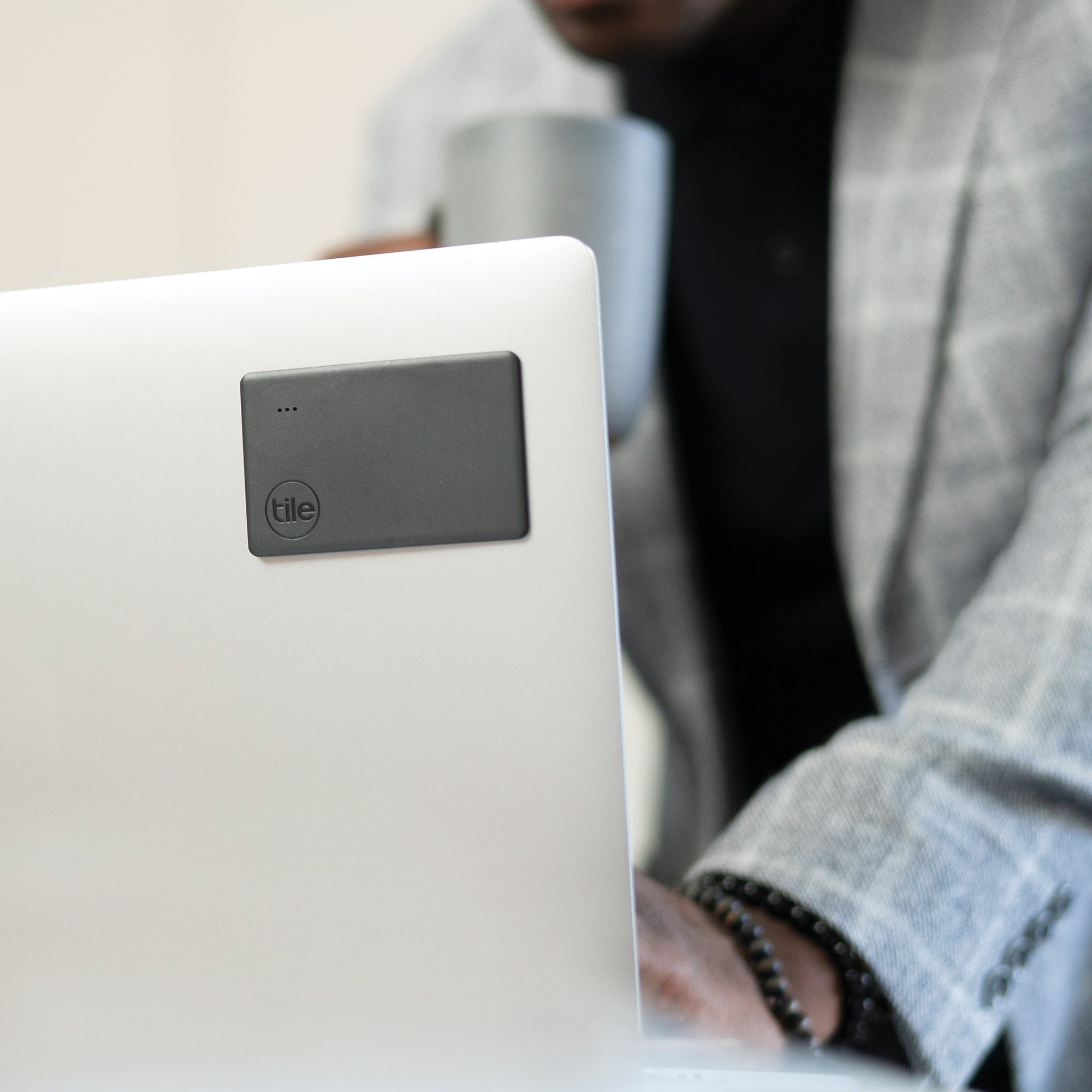 Slim attached to a laptop